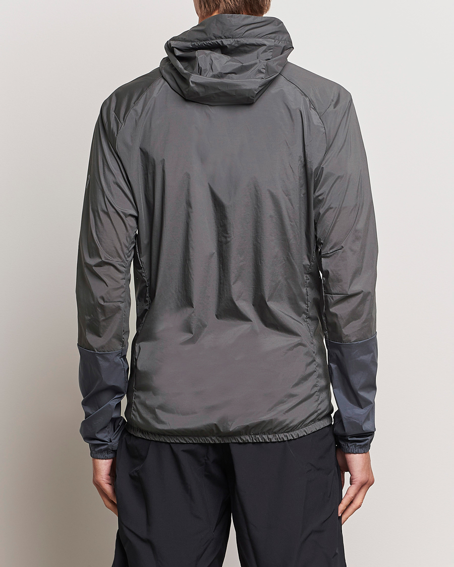 Herre | Jakker | Peak Performance | Vislight Wind Jacket Motion Grey/Omber Blue