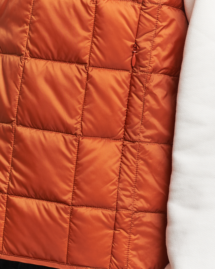 Herre | Jakker | TAION | V-Neck Lightweight Down Vest Brick Orange