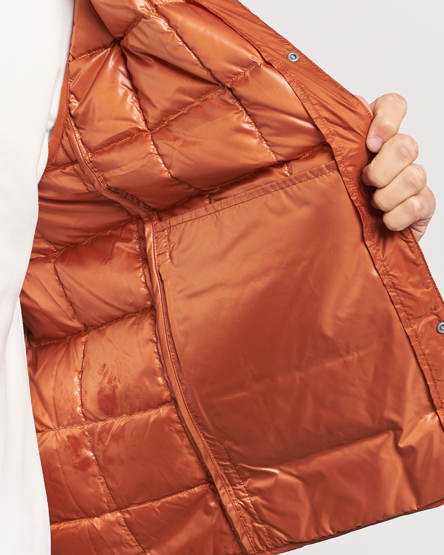 Herre | Jakker | TAION | V-Neck Lightweight Down Vest Brick Orange