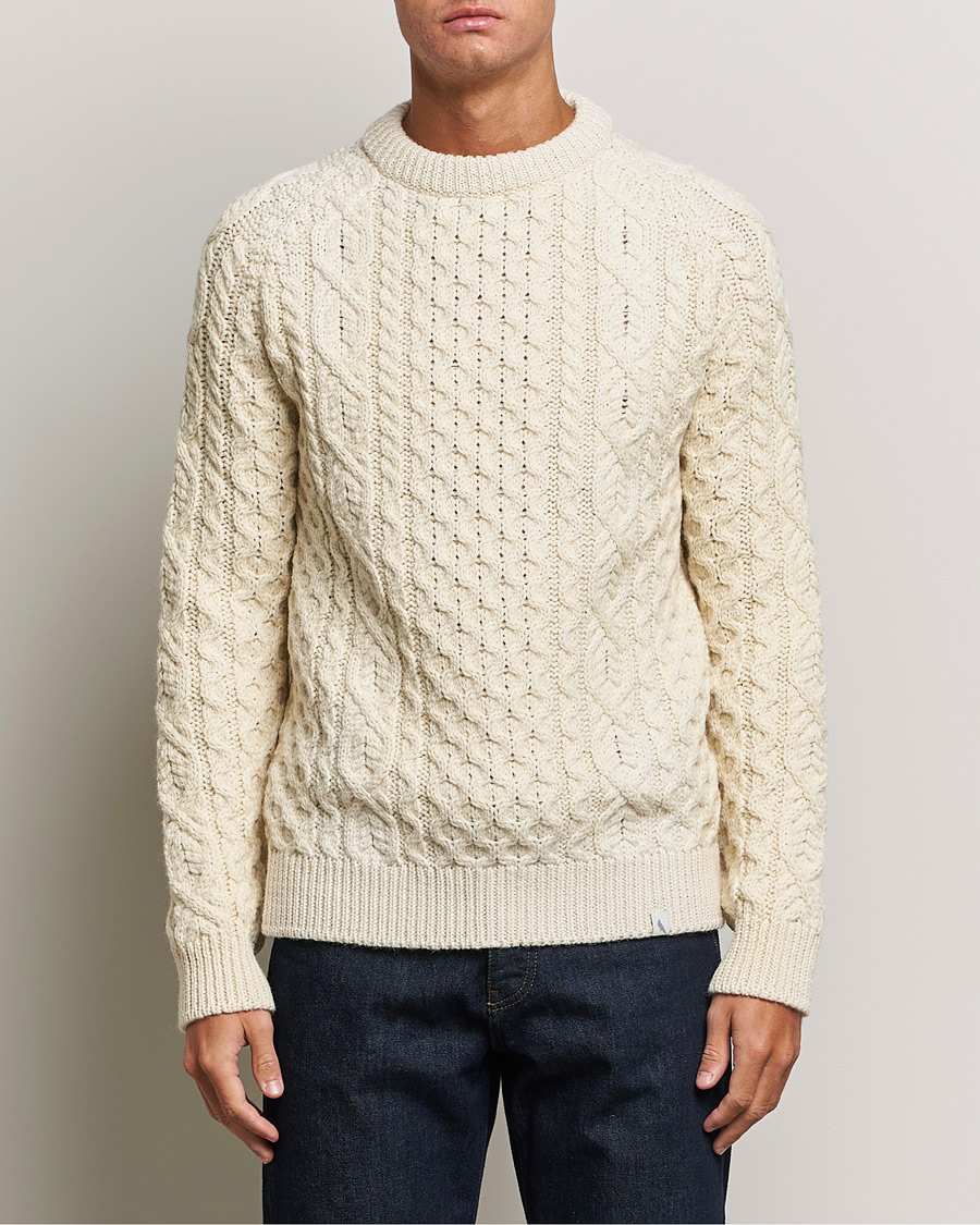 Herre | Strikkede trøjer | Peregrine | Hudson Wool Aran Knitted Jumper Ecru