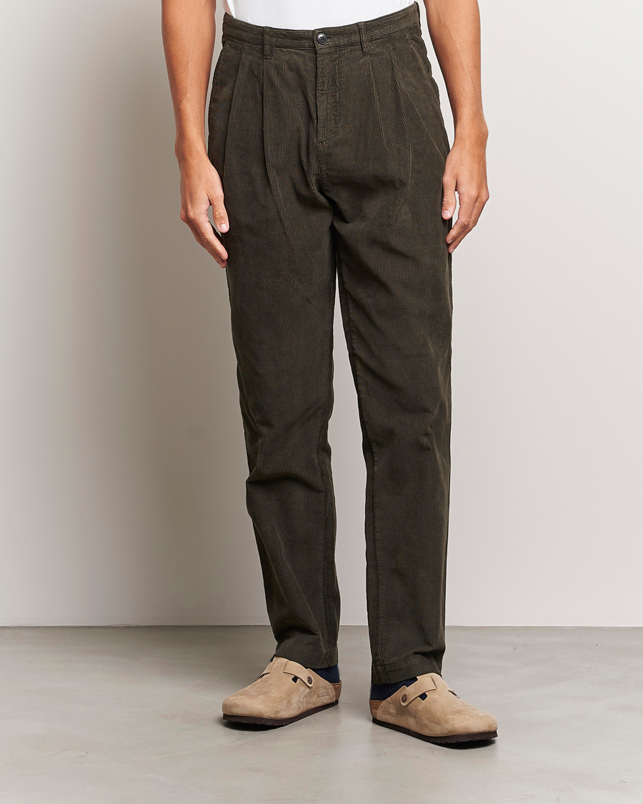 Herre | Tøj | Sunspel | Corduroy Double Pleat Trousers Coffee