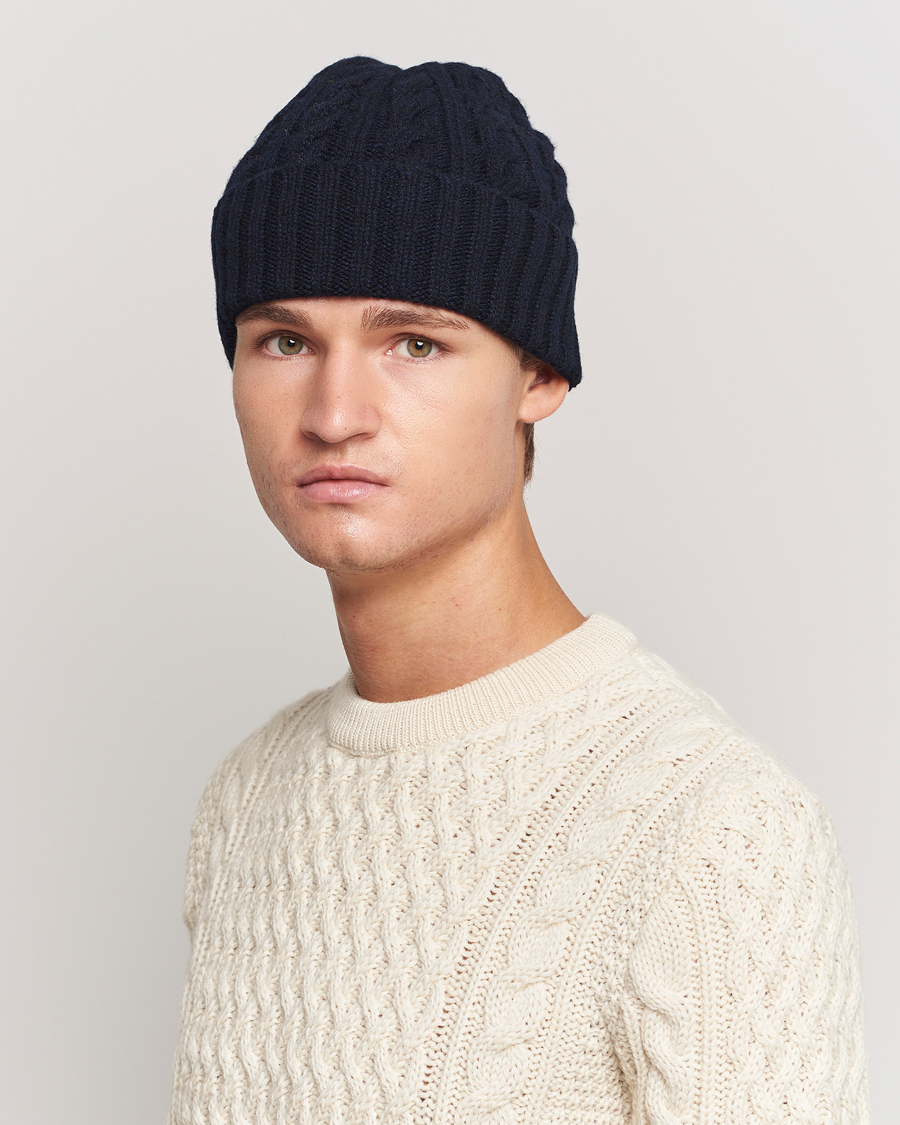 Herre | Sunspel Lambswool Cable Hat Dark Navy | Sunspel | Lambswool Cable Hat Dark Navy