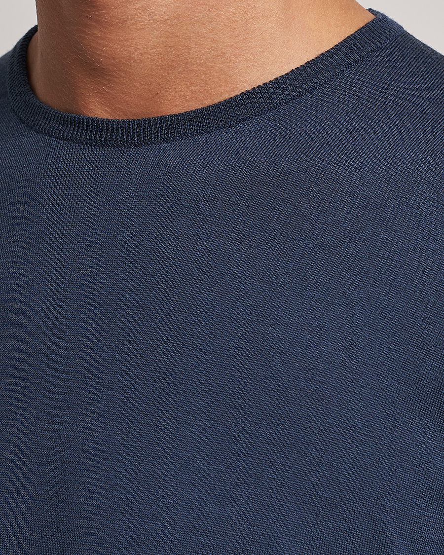 Herre | Trøjer | John Smedley | Lundy Extra Fine Merino Crew Neck Smoke Blue