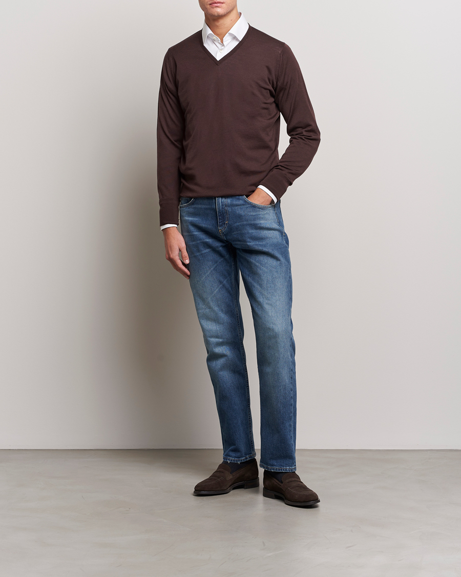 Herre | Trøjer | John Smedley | Bobby Extra Fine Merino V-Neck Pullover Truffle Brown