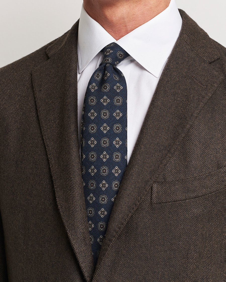 Herre | Amanda Christensen Wool Flannel 8cm Printed Medallion Tie Navy | Amanda Christensen | Wool Flannel 8cm Printed Medallion Tie Navy