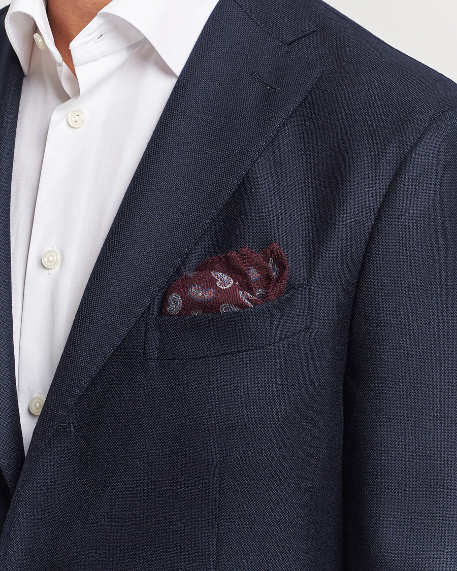 Herre | Amanda Christensen Wool Flannel Printed Paisley Pocket Square Wine | Amanda Christensen | Wool Flannel Printed Paisley Pocket Square Wine