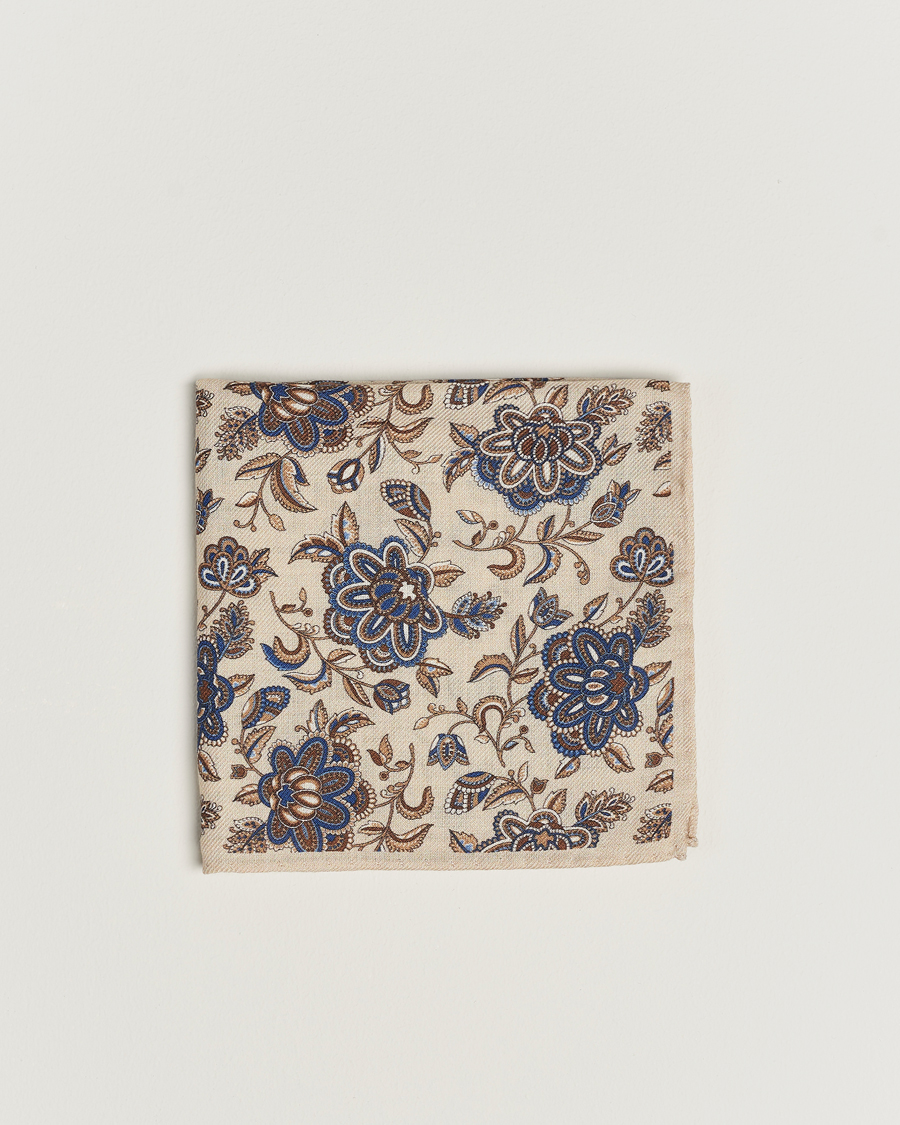 Herre | Amanda Christensen Wool Flannel Large Flower Pocket Square Creme | Amanda Christensen | Wool Flannel Large Flower Pocket Square Creme