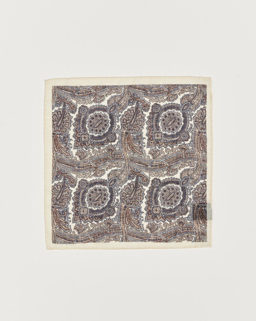 Herre | Amanda Christensen Wool Printed Large Paisley Pocket Square White | Amanda Christensen | Wool Printed Large Paisley Pocket Square White