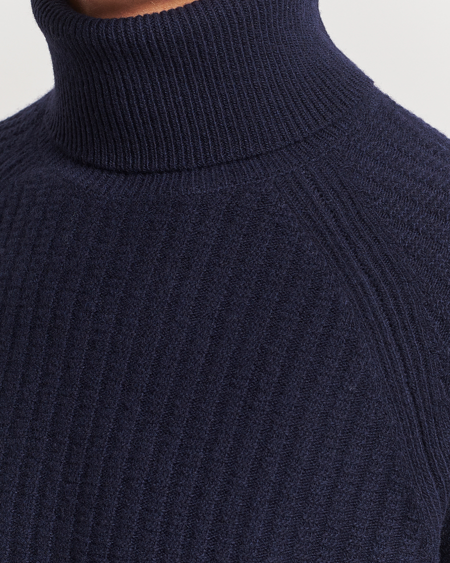 Herre | Trøjer | GANT | Lambswool Textured Rollneck Evening Blue
