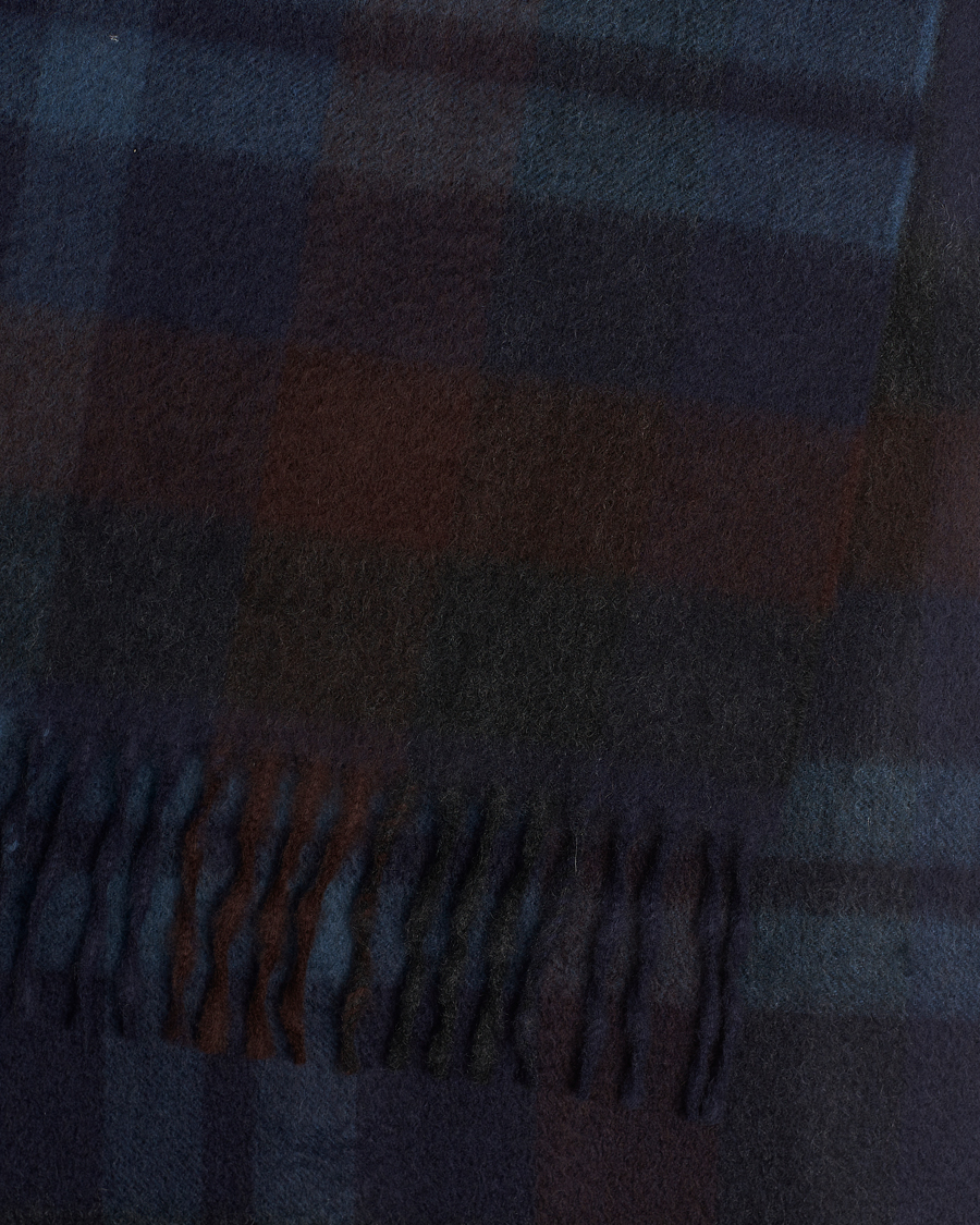 Herre | Begg & Co Checked Cashmere Scarf 30*160cm Navy Slate | Begg & Co | Checked Cashmere Scarf 30*160cm Navy Slate