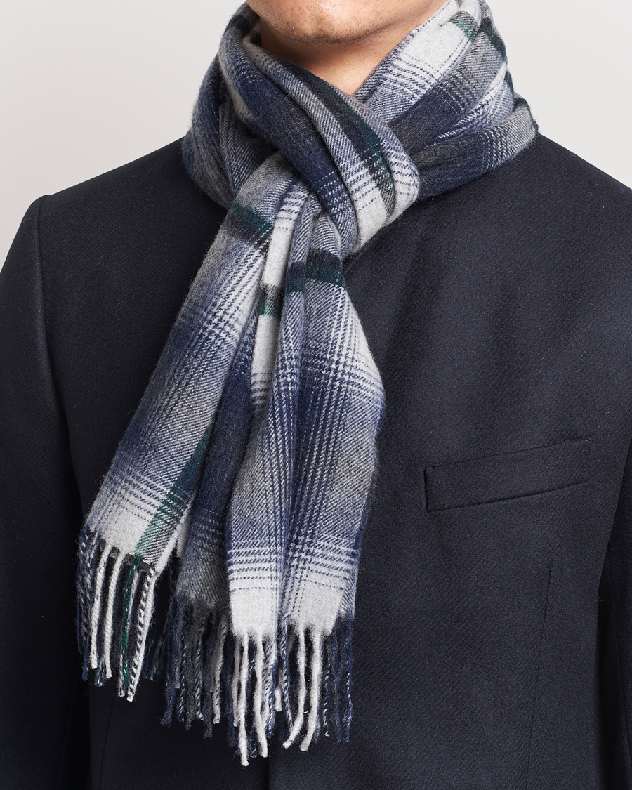 Herre | Begg & Co Wool/Cashmere Shadow Check Scarf 32*180cm Silver/Navy | Begg & Co | Wool/Cashmere Shadow Check Scarf 32*180cm Silver/Navy