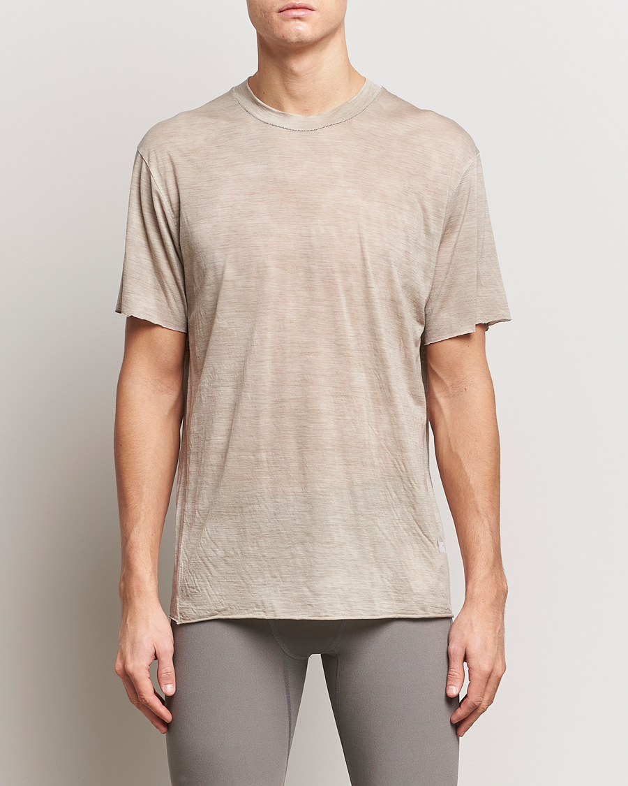 Herre | Kortærmede t-shirts | Satisfy | CloudMerino T-Shirt Sun Bleached Greige