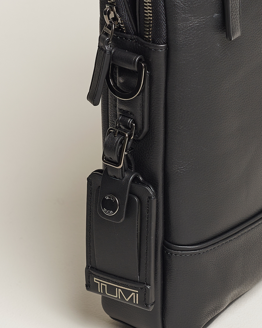 Herre | TUMI Harrison Sycamore Slim Leather Brief Black | TUMI | Harrison Sycamore Slim Leather Brief Black