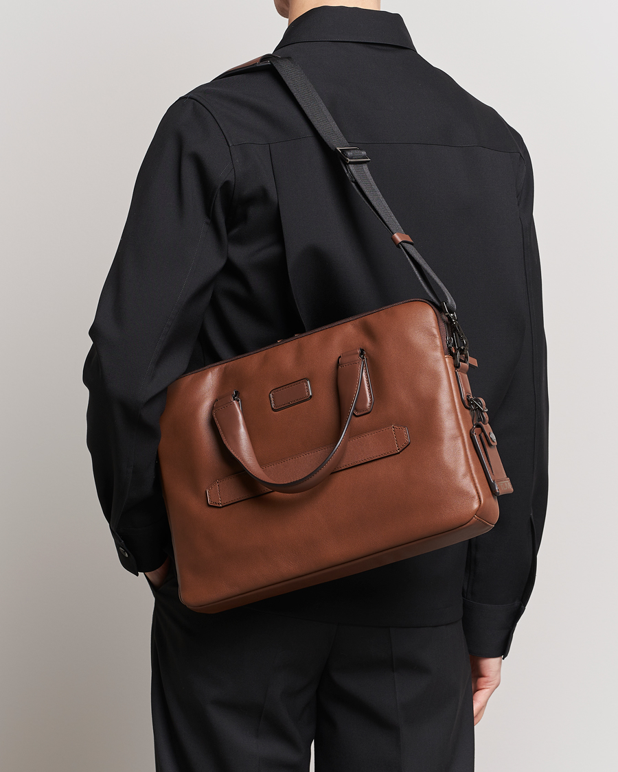 Herre | Tasker | TUMI | Harrison Sycamore Slim Leather Brief Cognac