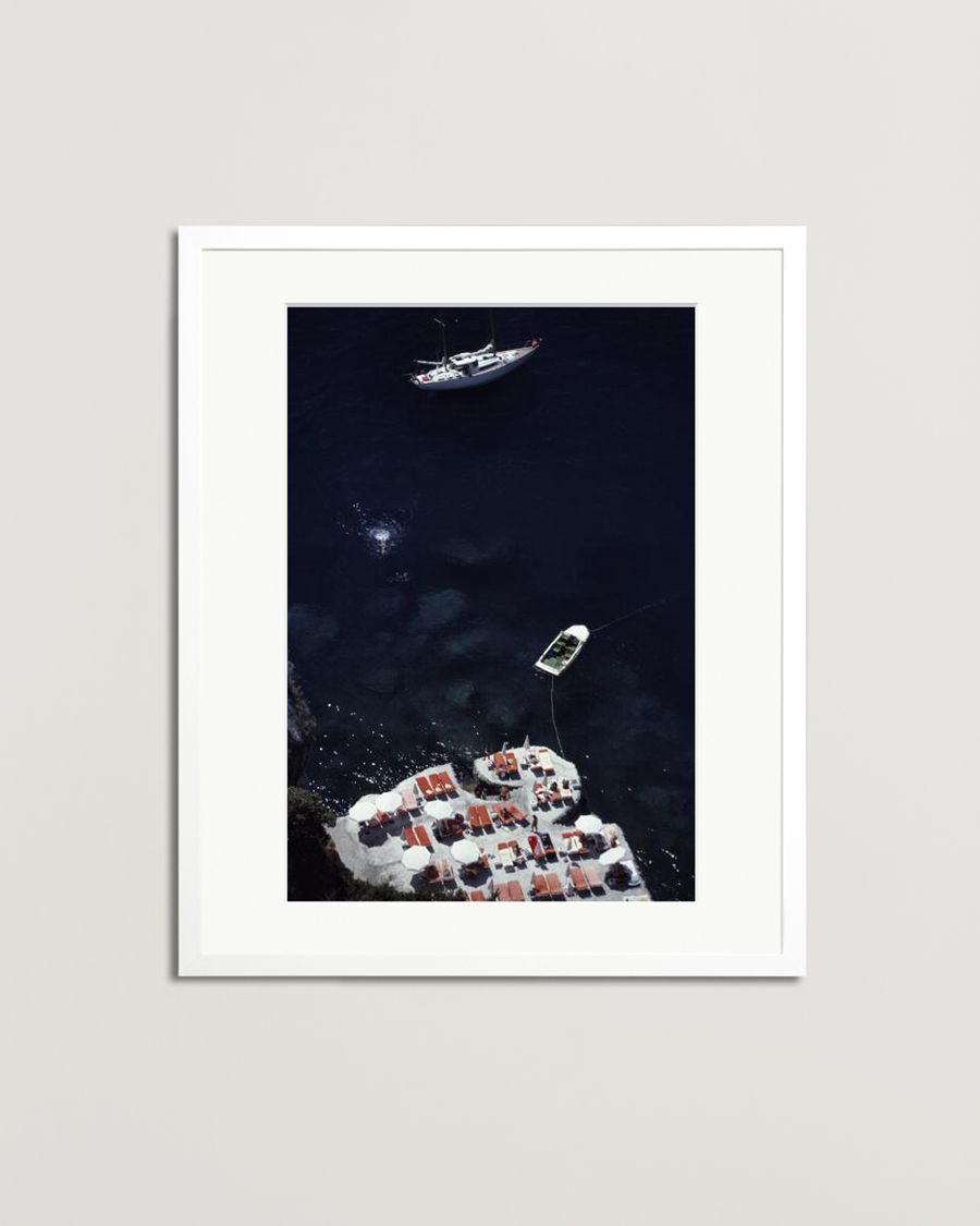 Herre | Plakater | Sonic Editions | Framed Slim Aarons Italian Idyll