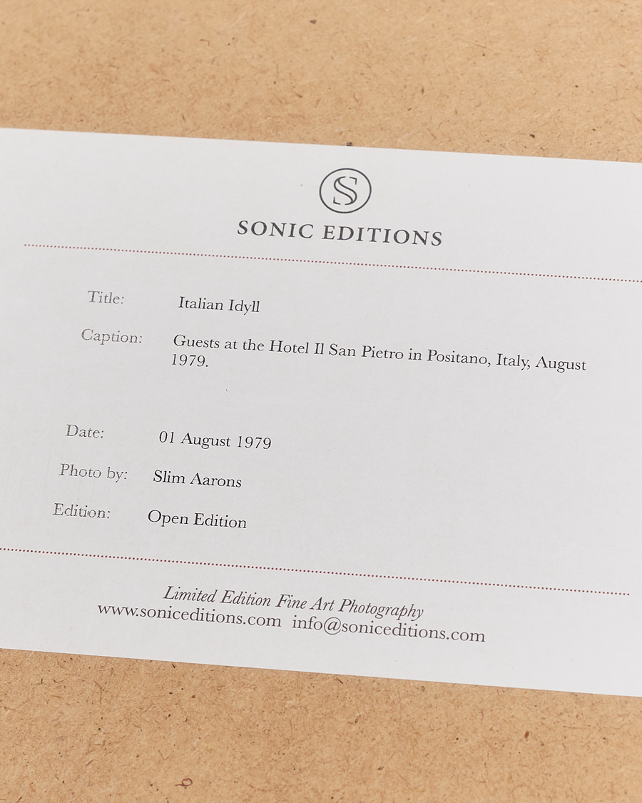 Herre | Plakater | Sonic Editions | Framed Slim Aarons Italian Idyll