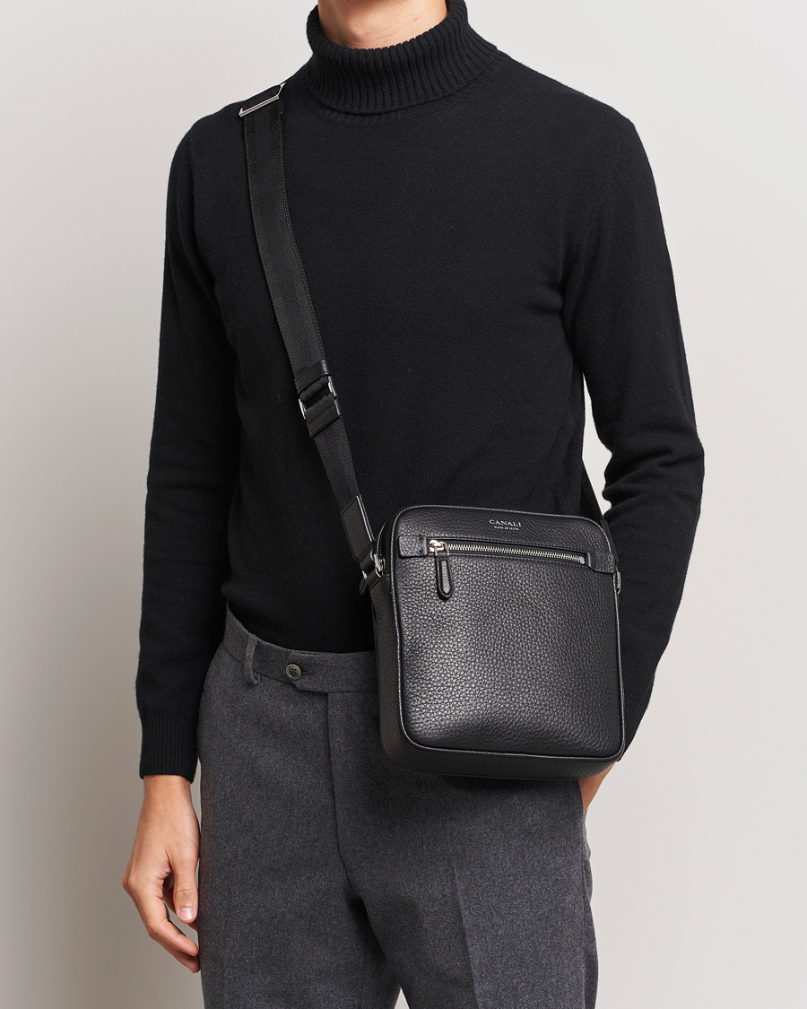 Herre | Business & Beyond | Canali | Grain Leather Shoulder Bag Black