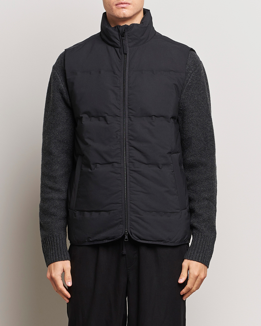 Herre | Moderne jakker | A Day's March | Alford Puffer Vest Black