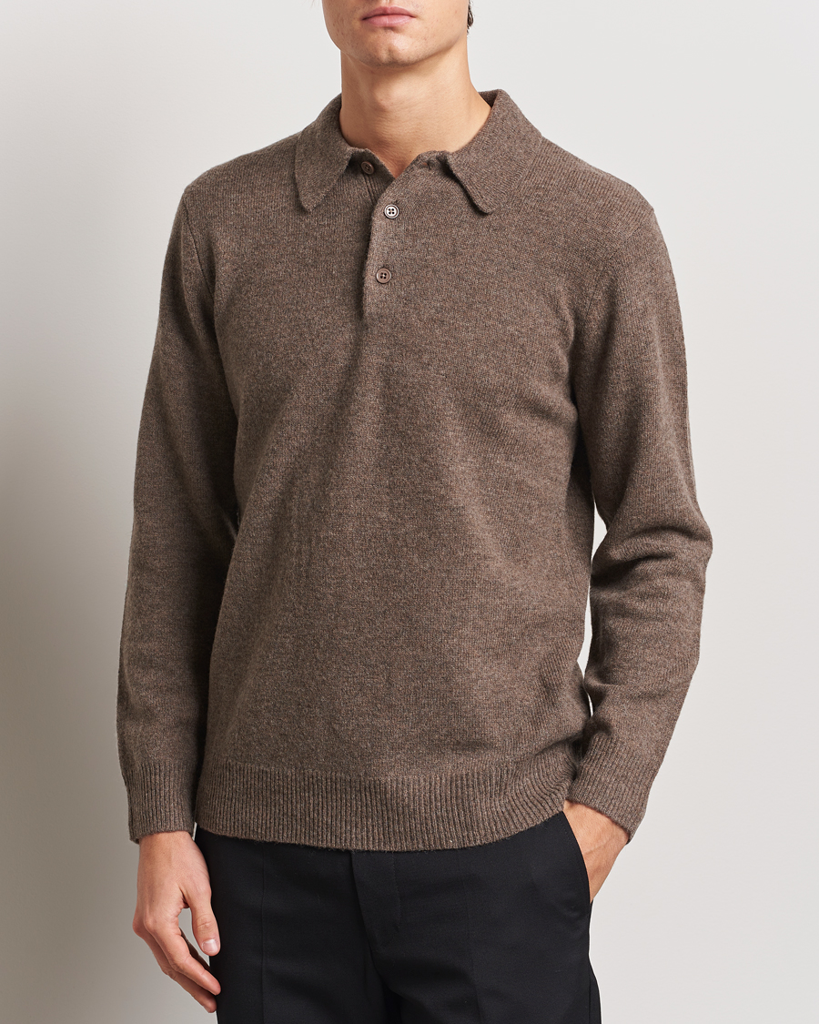 Herre | Trøjer | A Day's March | Avoch Lambswool Polo Dark Taupe
