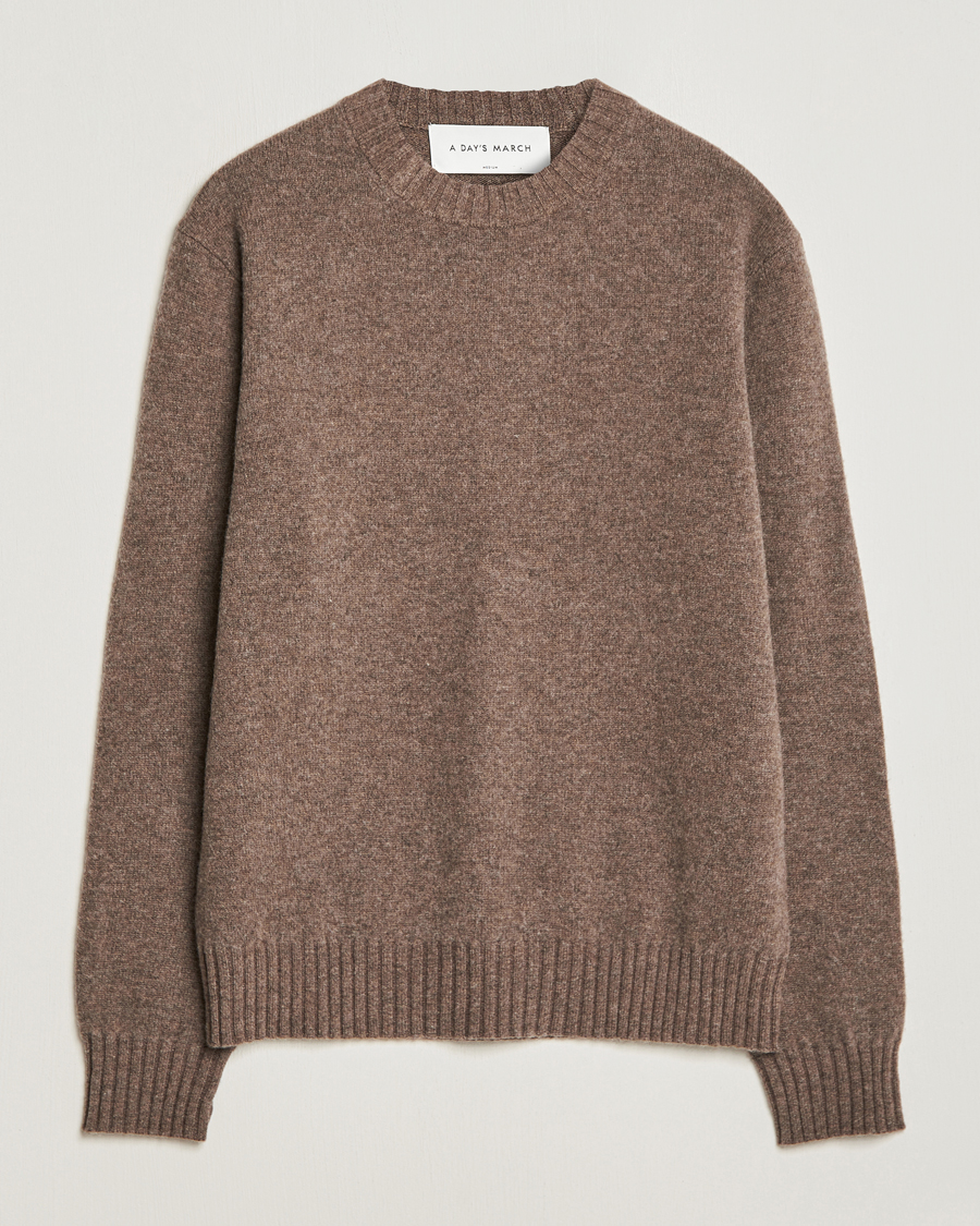 Herre | A Day's March | A Day's March | Marlow Lambswool Crew Dark Taupe
