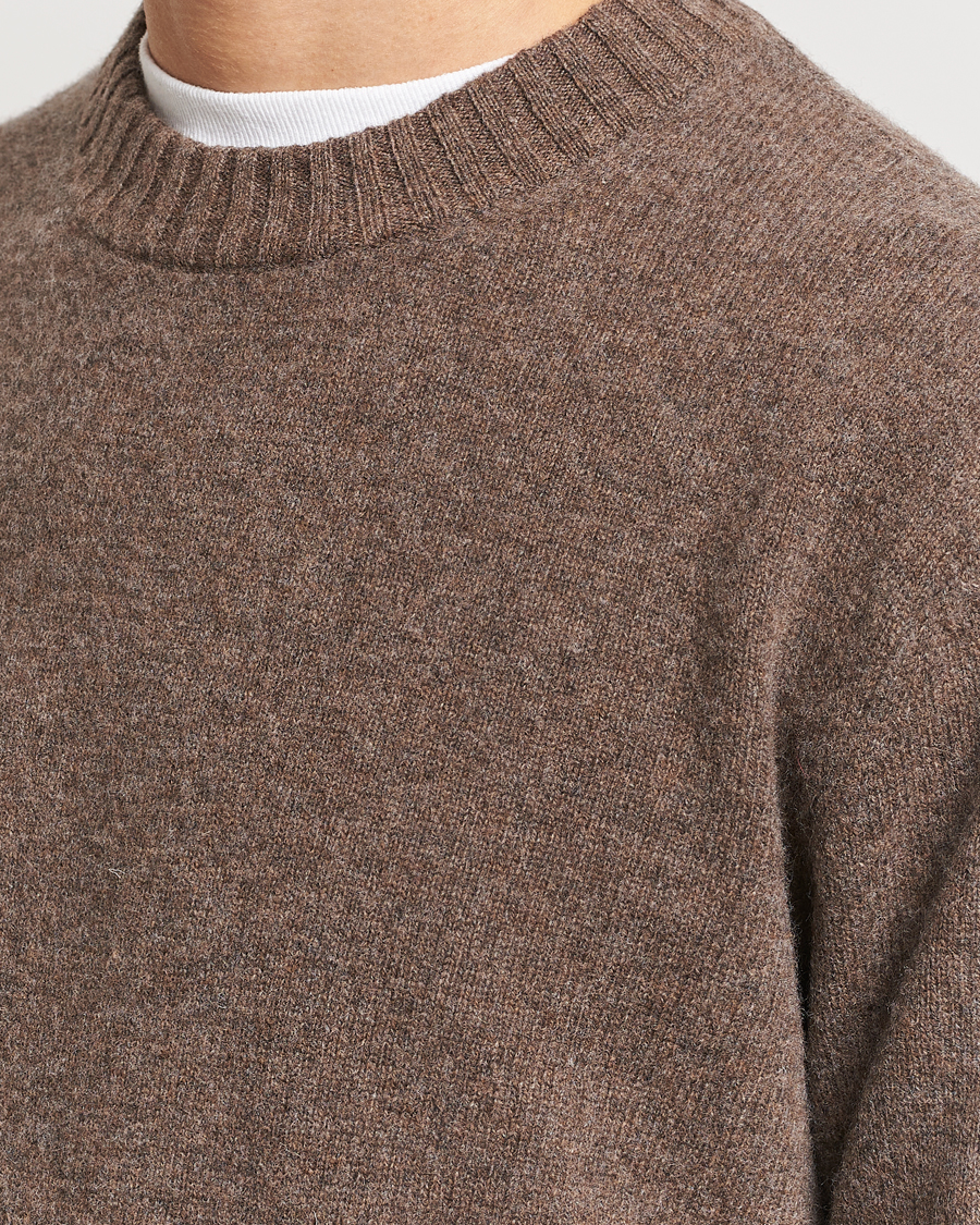 Herre | Trøjer | A Day's March | Marlow Lambswool Crew Dark Taupe