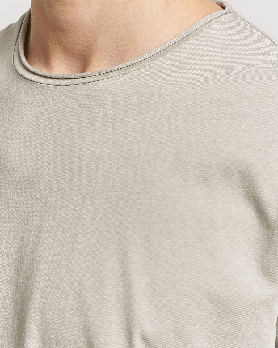 Herre | T-Shirts | Filippa K | Roll Neck Crew Neck T-Shirt Light Sage