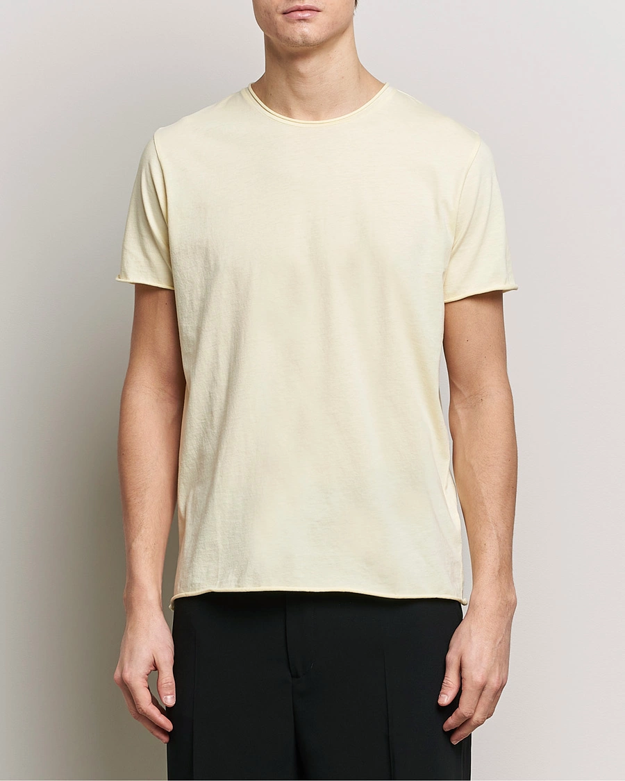 Herre | T-Shirts | Filippa K | Roll Neck Crew Neck T-Shirt Soft Yellow