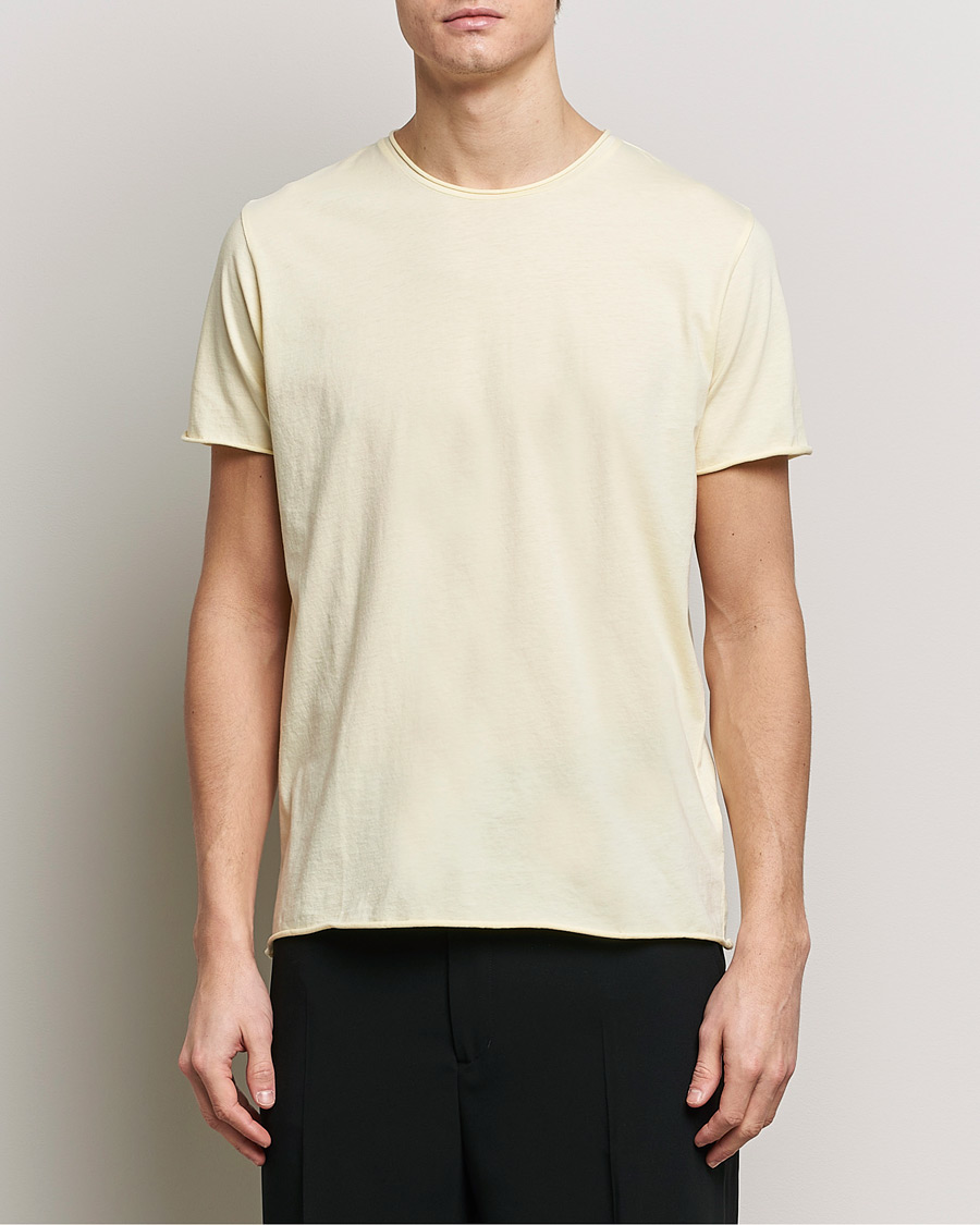 Herre | T-Shirts | Filippa K | Roll Neck Crew Neck T-Shirt Soft Yellow