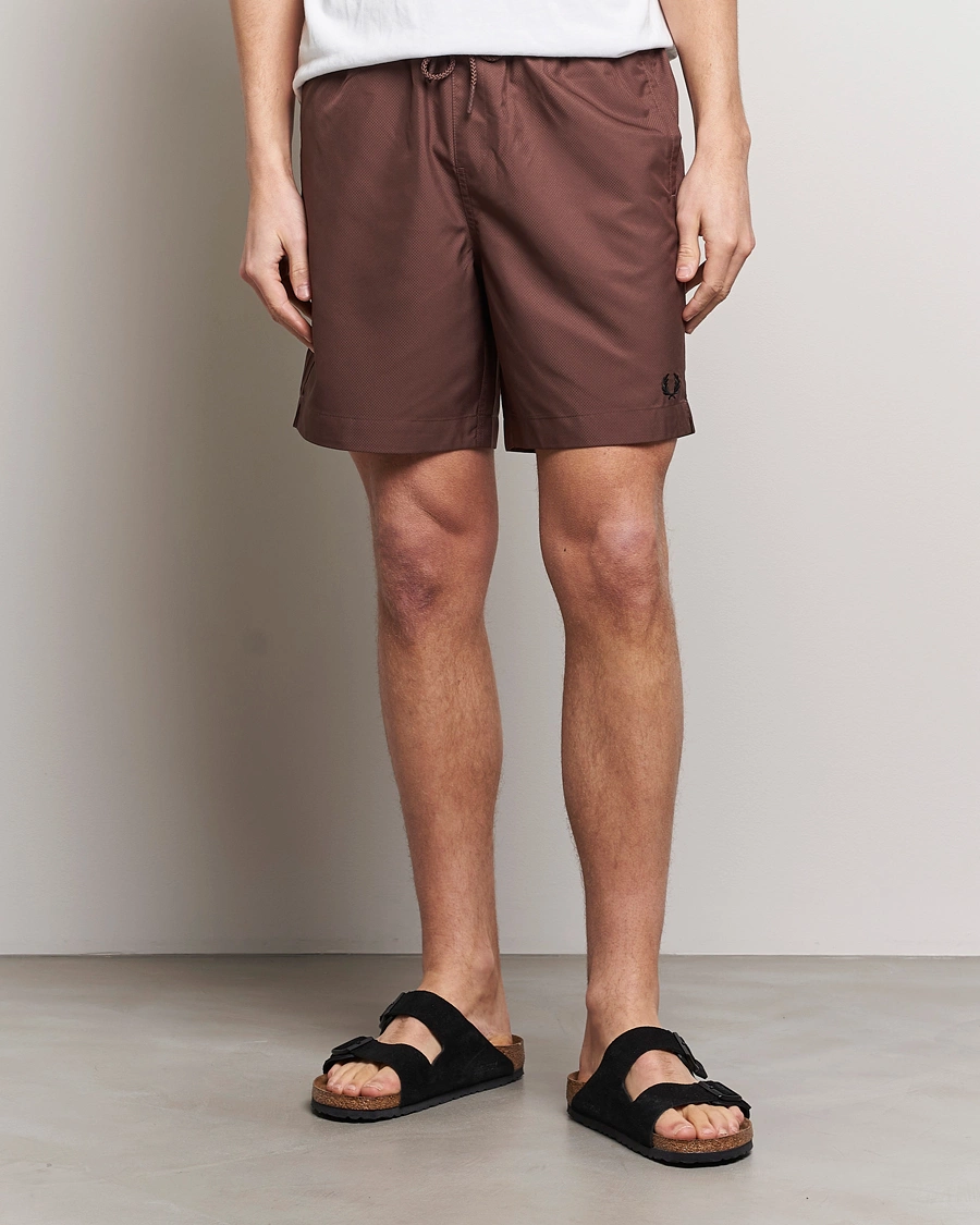 Herre | Best of British | Fred Perry | Classic Swimshorts Brick Red