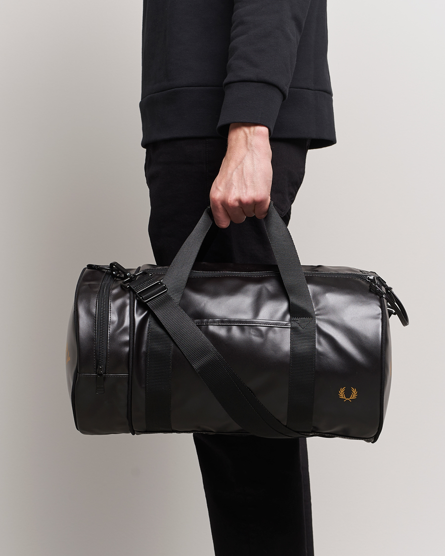 Herre | Fred Perry | Fred Perry | Tonal Classic Barrel Bag Black/Gold