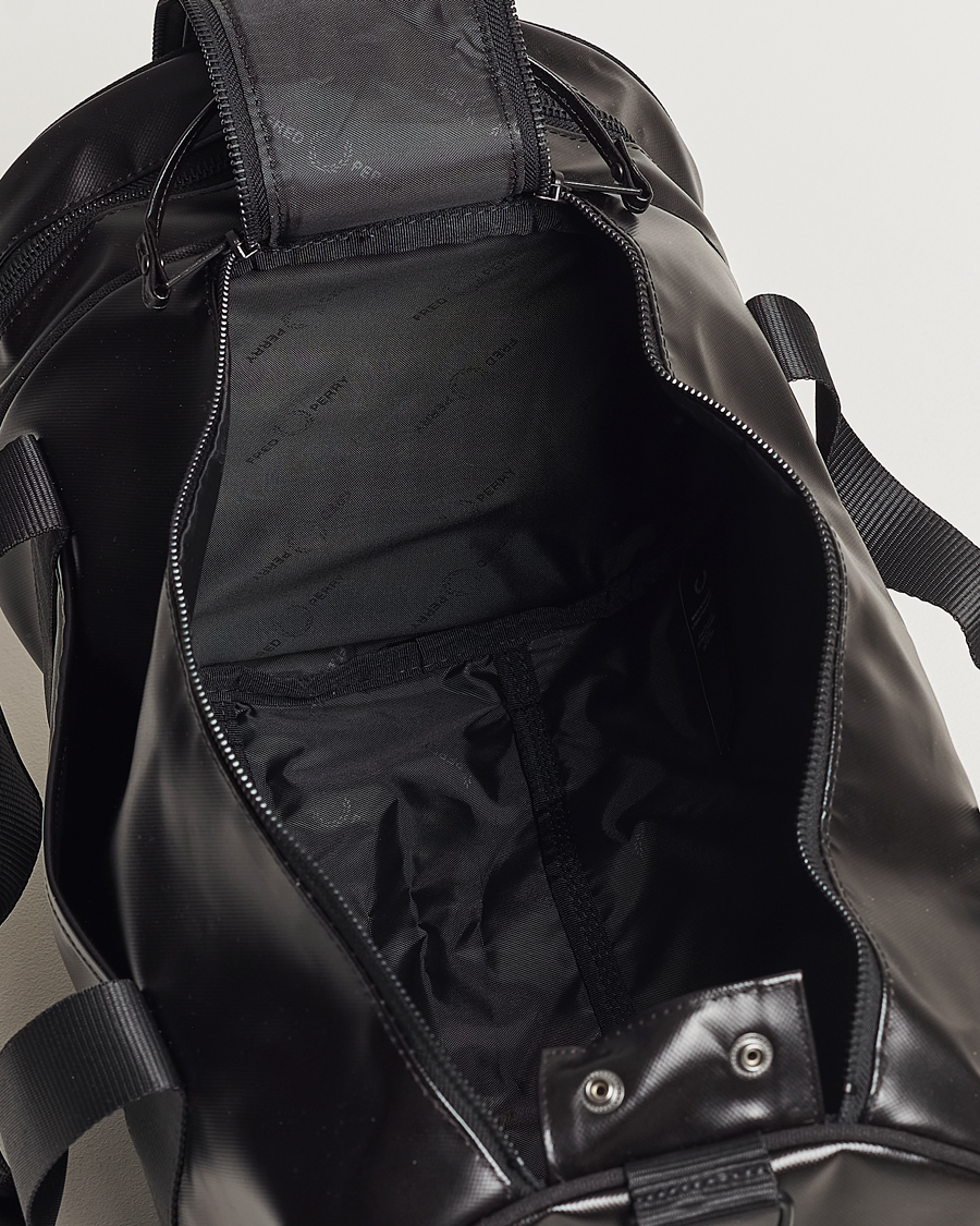 Herre | Tasker | Fred Perry | Tonal Classic Barrel Bag Black/Gold