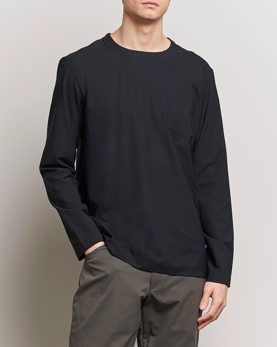 Herre | Sorte t-shirts | Houdini | Cover Crew Quick Dry Long Sleeve True Black