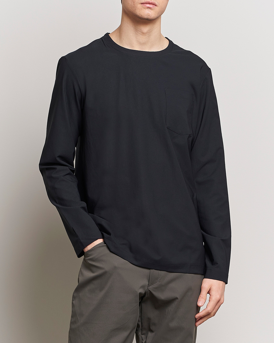 Herre | Langærmede t-shirts | Houdini | Cover Crew Quick Dry Long Sleeve True Black