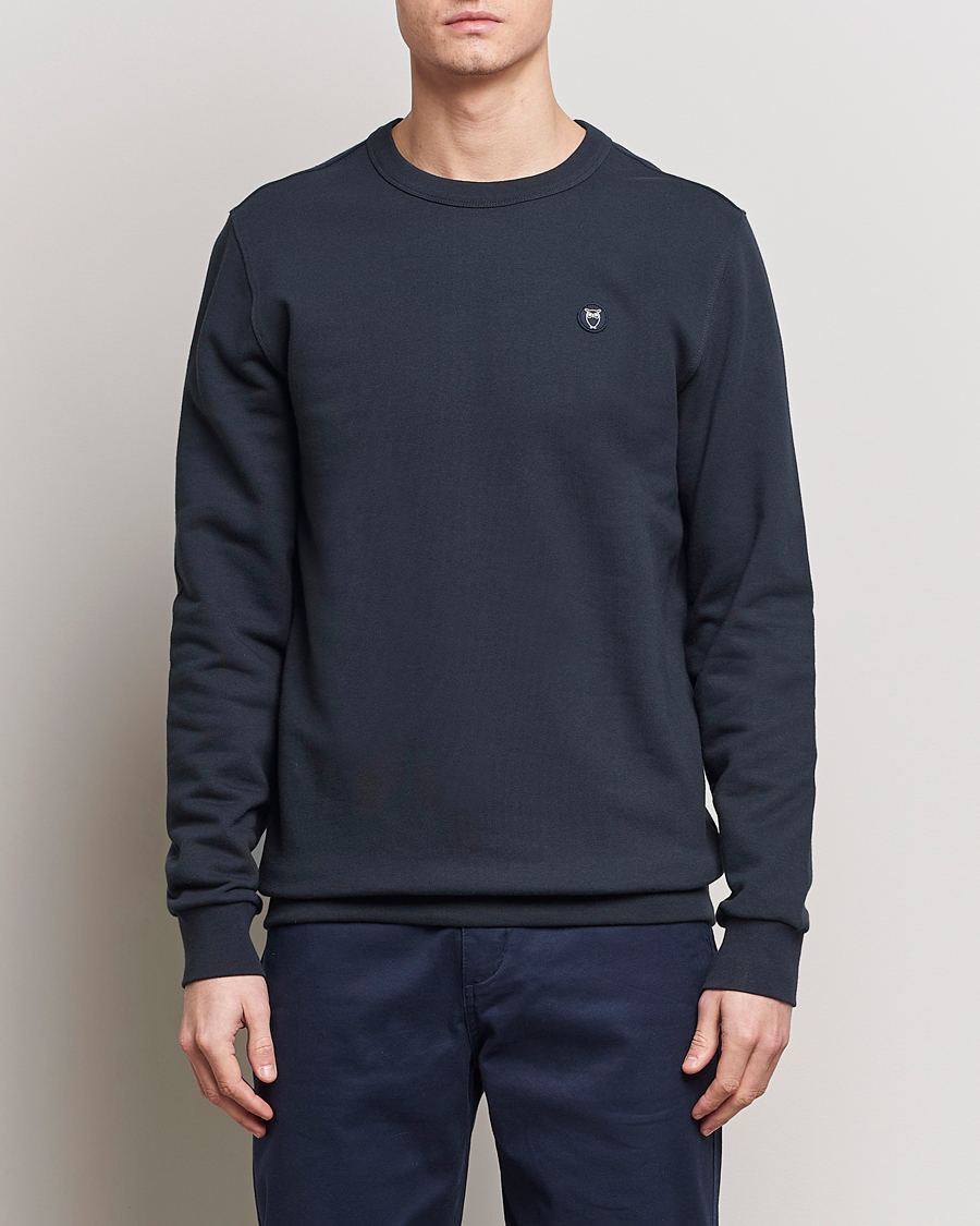 Herre |  | KnowledgeCotton Apparel | Erik Badge Sweatshirt Total Eclipse