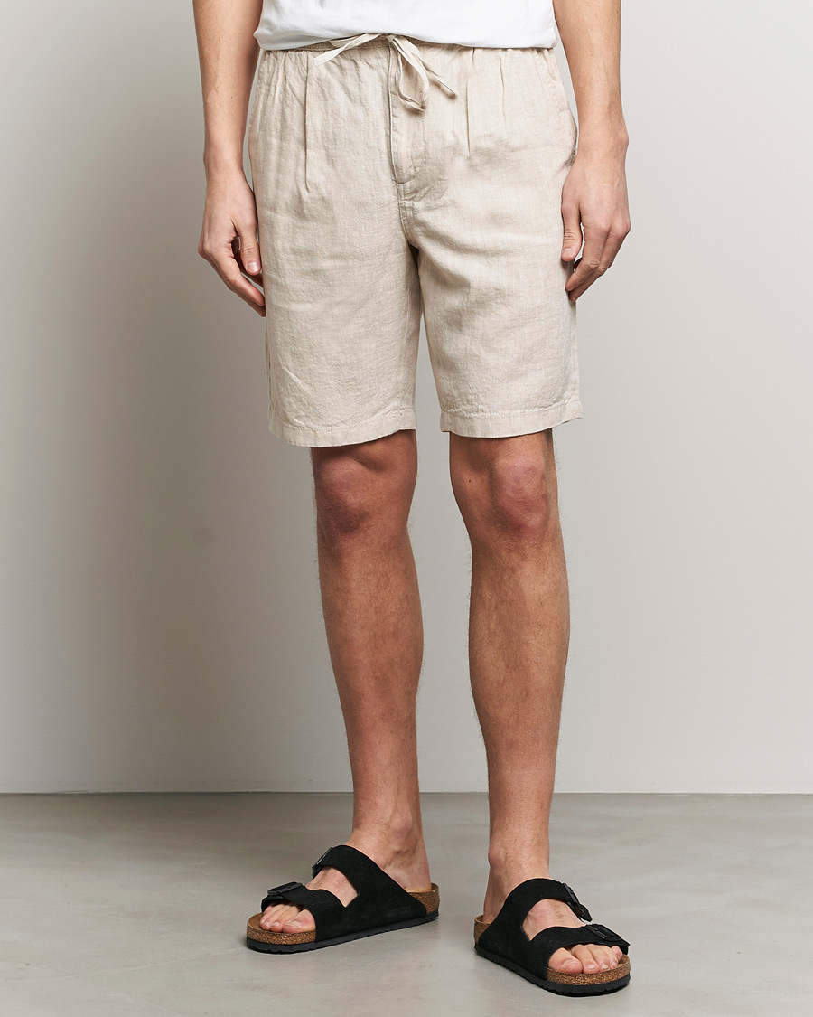 Herr | Contemporary Creators | KnowledgeCotton Apparel | Loose Linen Shorts Light Feather Gray