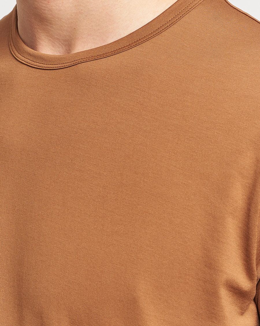 Herre | T-Shirts | Sunspel | Crew Neck Cotton Tee Dark Camel