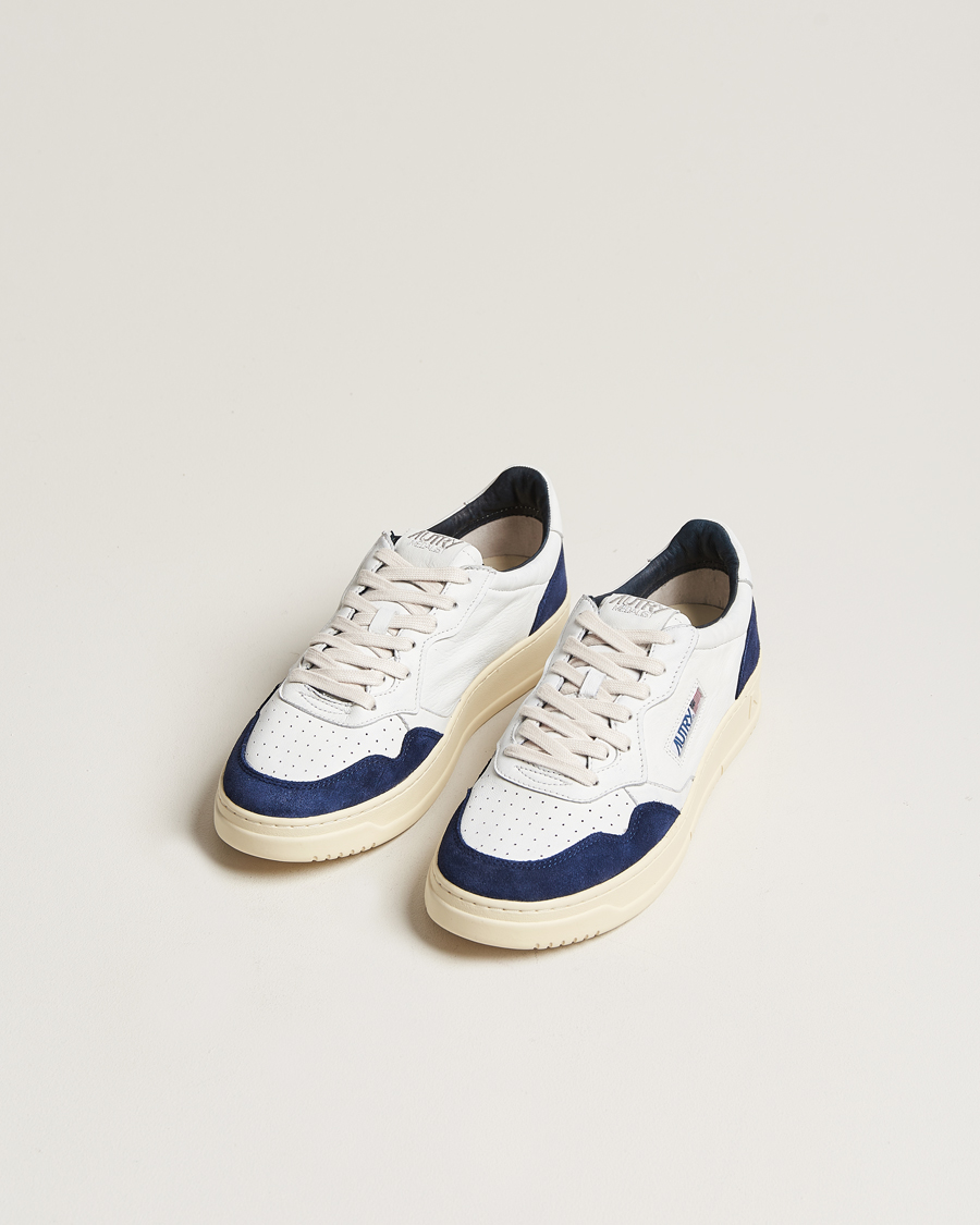 Herre | Sko i ruskind | Autry | Medalist Low Goat/Suede Sneaker White/Navy