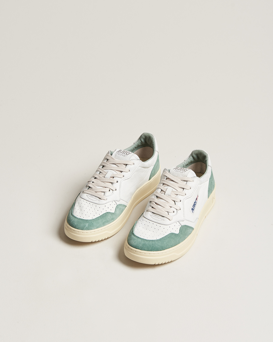 Herre | Sko i ruskind | Autry | Medalist Low Goat/Suede Sneaker White/Military