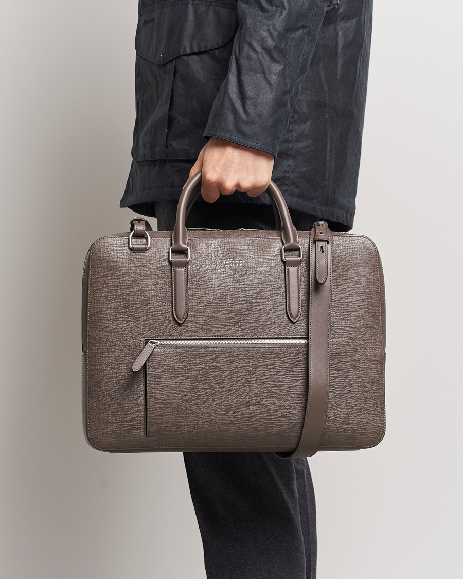 Herre | Tasker | Smythson | Ludlow Large Briefcase with Zip Front Dark Taupe