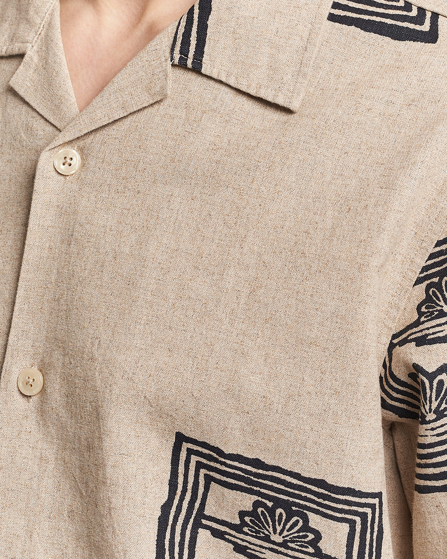 Herre | Skjorter | NN07 | Ole Printed Short Sleeve Shirt Oatmeal