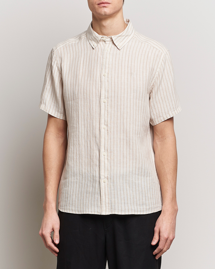 Herre | Contemporary Creators | LES DEUX | Kris Linen Striped Short Sleeve Shirt Sand/Ivory