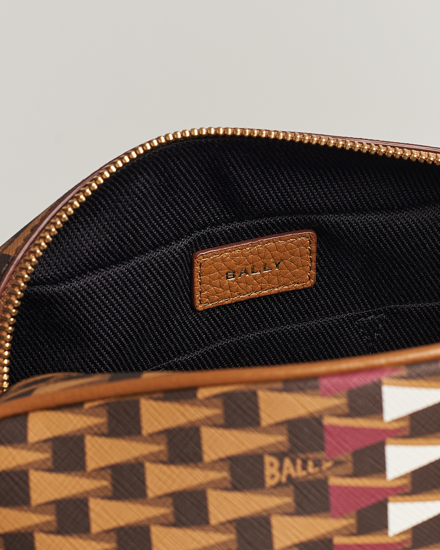 Herre | Bally Pennant Monogram Leather Washbag Brown | Bally | Pennant Monogram Leather Washbag Brown