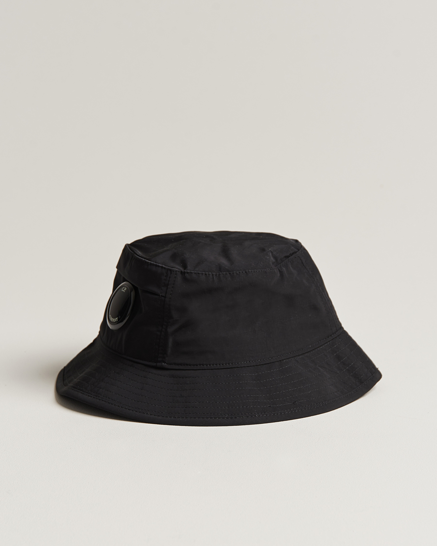 Herre | C.P. Company Chrome R Bucket Hat Black | C.P. Company | Chrome R Bucket Hat Black