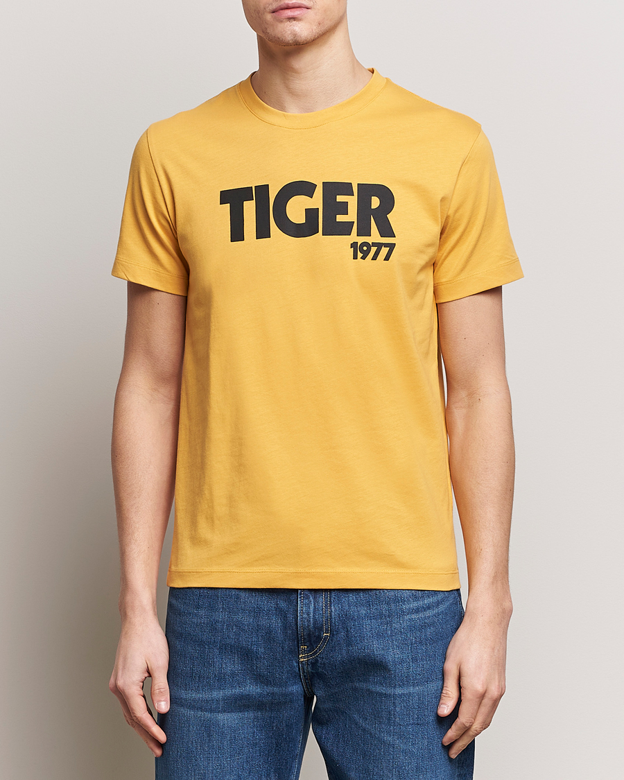 Herre | Tøj | Tiger of Sweden | Dillan Crew Neck T-Shirt Yellow