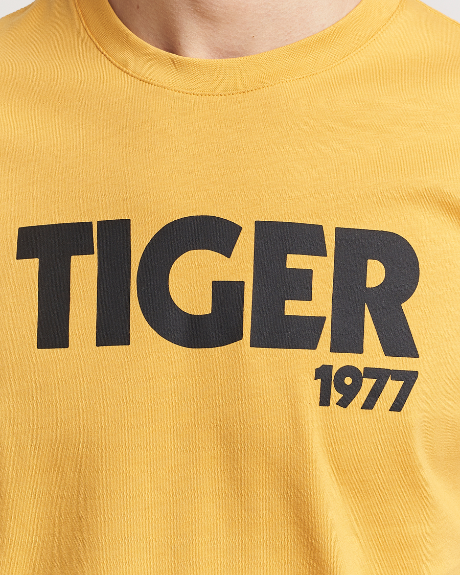 Herre | T-Shirts | Tiger of Sweden | Dillan Crew Neck T-Shirt Yellow