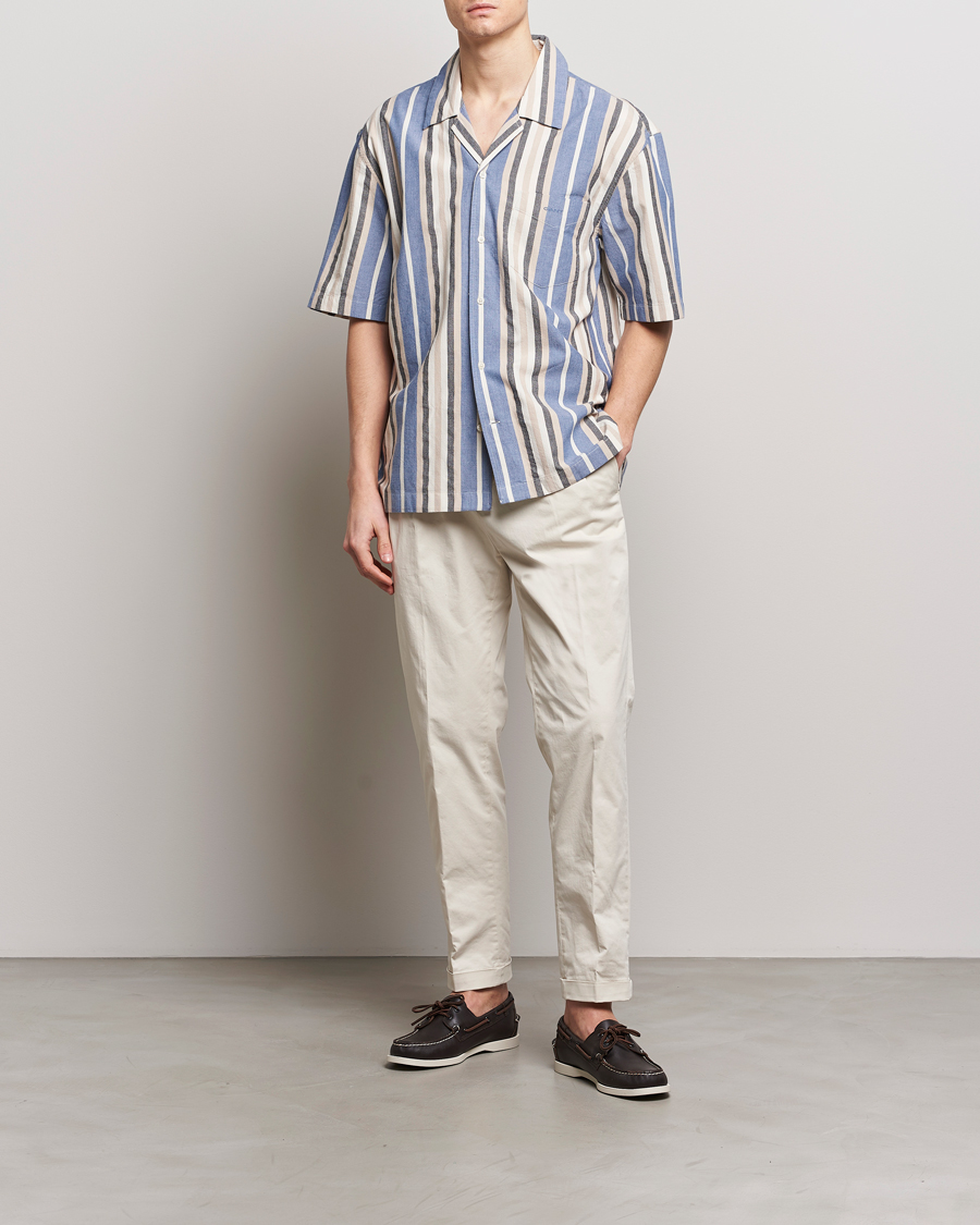 Herre | Skjorter | GANT | Relaxed Fit Wide Stripe Short Sleeve Shirt Rich Blue