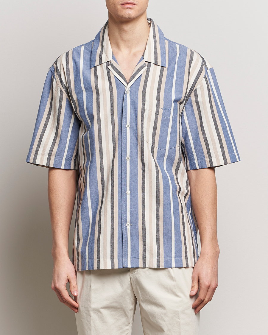 Herre | Loyalitetstilbud | GANT | Relaxed Fit Wide Stripe Short Sleeve Shirt Rich Blue