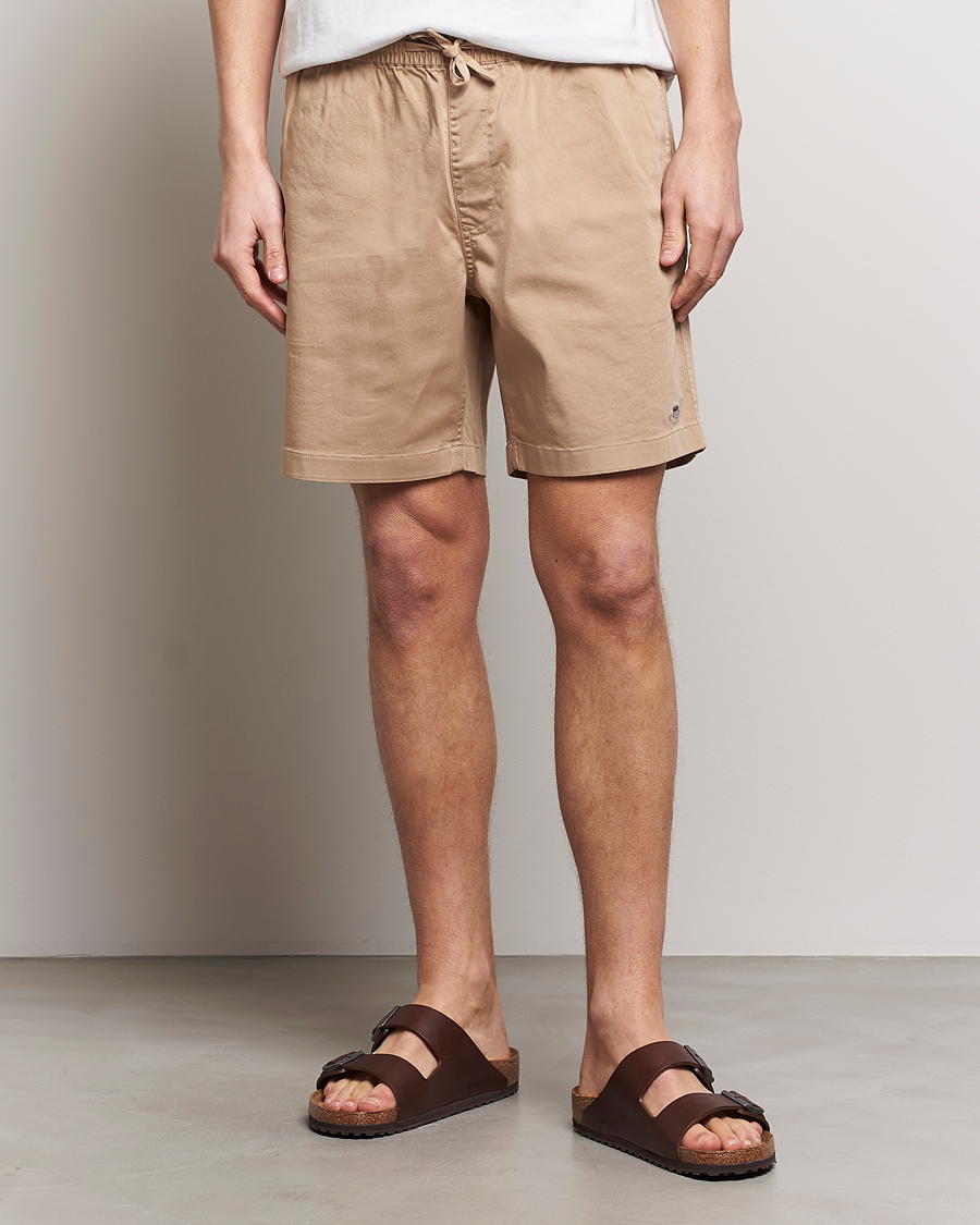 Men |  | GANT | Drawstring Logo Shorts Dark Khaki