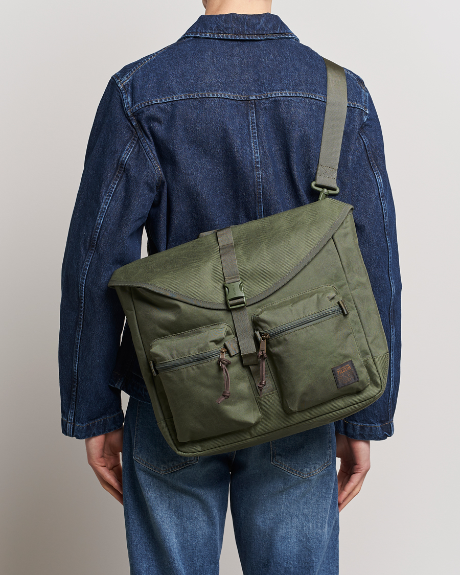 Herre | Skuldertasker | Filson | Surveyor Messenger Bag Service Green