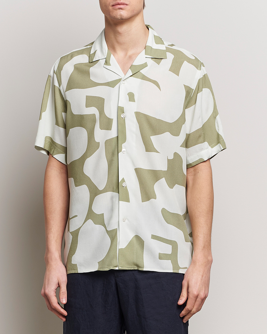 Herre | Skjorter | OAS | Viscose Resort Short Sleeve Shirt Sage Puzzlotec